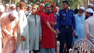 জামালপুরে প্যারোলে মুক্তি পেয়ে মায়ের জানাজায় আ.লীগ নেতা