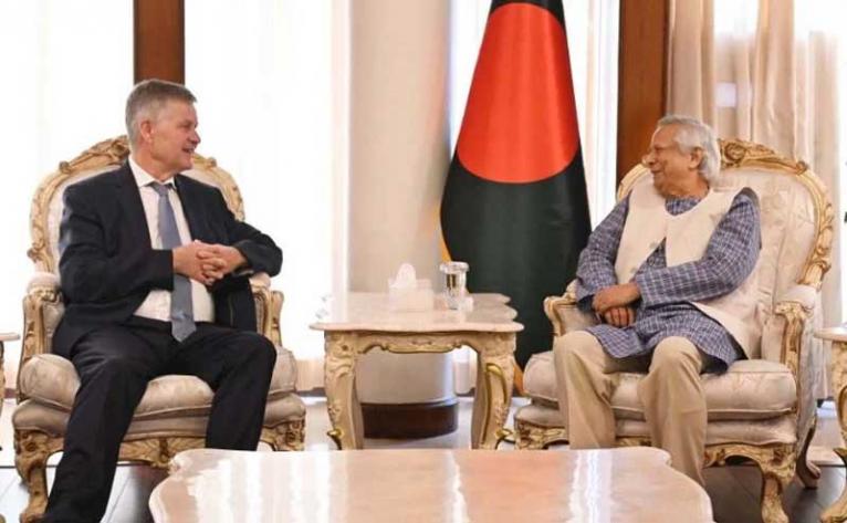 বাংলাদেশ নবায়নযোগ্য জ্বালানি ও কার্বন মার্কেটে বড় বিনিয়োগ আকৃষ্ট করতে পারে : প্রধান উপদেষ্টাকে জানালেন বিশেষজ্ঞরা
