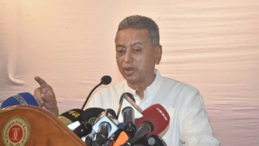 দেশে প্রতিদিন গণতন্ত্রহীন পরিস্থিতি বিরাজ করছে : আমীর খসরু