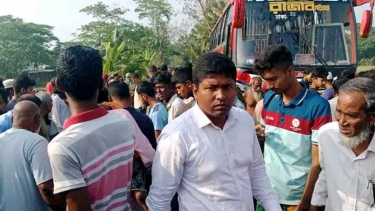 বাস-মোটরসাইকেল সংঘর্ষ, ৩ ভাই নিহত