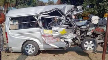 রাজশাহীতে ট্রাক-অ্যাম্বুলেন্স মুখোমুখি সংঘর্ষ, ঘটনাস্থলেই নিহত ৩
