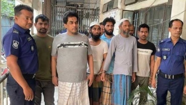 মিয়ানমারের সশস্ত্র গোষ্ঠী আরসা প্রধান আতাউল্লাহসহ ছয়জন গ্রেফতার