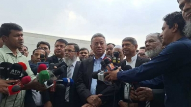 ‘সেকেন্ড রিপাবলিক’ বাস্তবায়ন করতে জনগণের মুখোমুখি হতে হবে: আমির খসরু