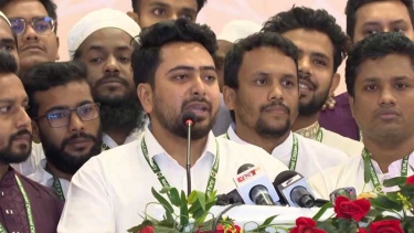আ. লীগ পুনর্বাসনের চেষ্টা কঠোর হাতে দমনের হুঁশিয়ারি নাহিদ ইসলামের
