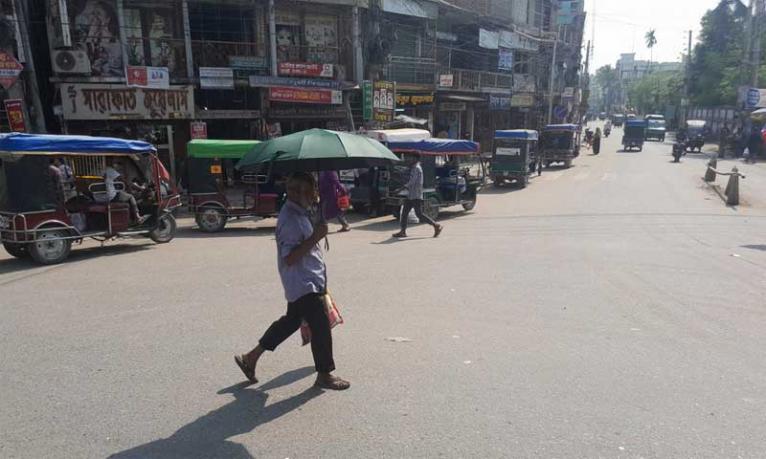চুয়াডাঙ্গায় গরমের তীব্রতা বাড়ছে, তাপমাত্রা ৩৯.৫ ডিগ্রি