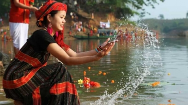 পাহাড়ে নববর্ষ ও চৈত্র সংক্রান্তির সাতরঙা উৎসব