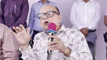 বাজারে চালের দাম কিছুটা বাড়তে পারে: খাদ্য উপদেষ্টা