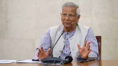 বন্যায় ক্ষতিগ্রস্তদের মাঝে ঘর বিতরণ প্রধান উপদেষ্টার