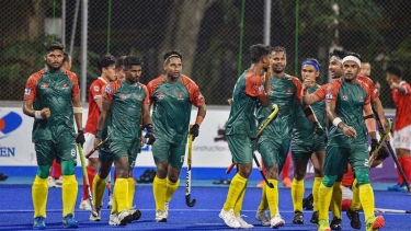 শেষ মুহূর্তের গোলে ইন্দোনেশিয়াকে হারিয়ে শীর্ষে বাংলাদেশ