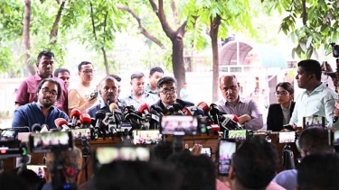 ডিসেম্বরের মধ্যে নির্বাচন চেয়েছে বিএনপি : আসিফ নজরুল