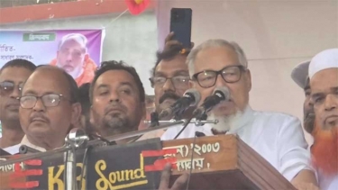 কিছু রাজনৈতিক দল টাকার লো‌ভে আ.লীগকে ফিরিয়ে আনতে চাইছে