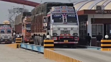 বেনাপোল বন্দর দিয়ে ৮ দিন পর আমদানি-রপ্তানি শুরু