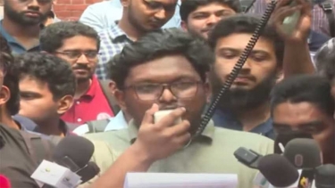 বিএসসি প্রকৌশলীদের অধিকার নিশ্চিতে ৩ দফা দাবিতে বুয়েট শিক্ষার্থীদের মানববন্ধন