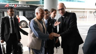 প্রধান উপদেষ্টা রোমে পৌঁছেছেন