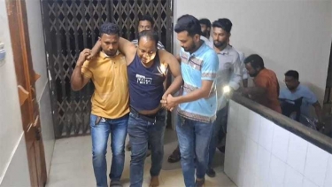 ইট দিয়ে সাংবাদিকের শরীরের বিভিন্ন অংশ থেঁতলে দিলো দুর্বৃত্তরা