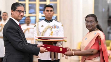 ভারতের রাষ্ট্রপতির কাছে বাংলাদেশ হাইকমিশনারের পরিচয়পত্র পেশ