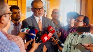 ভোক্তা এবং ব্যবসায়ীদের স্বার্থে ভারত ও বাংলাদেশের ব্যবসা চলমান থাকবে - বাণিজ্য উপদেষ্টা