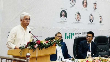 কৃষি জমি সুরক্ষায় আইন প্রণয়ন করা হচ্ছে : গণপূর্ত ও গণপূর্ত উপদেষ্টা