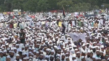 মহাসমাবেশ থেকে বিক্ষোভ কর্মসূচির ডাক হেফাজতের