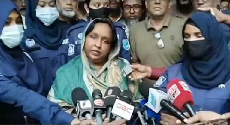 রাতভর অভিযান, ভোরে গ্রেফতার আইভী