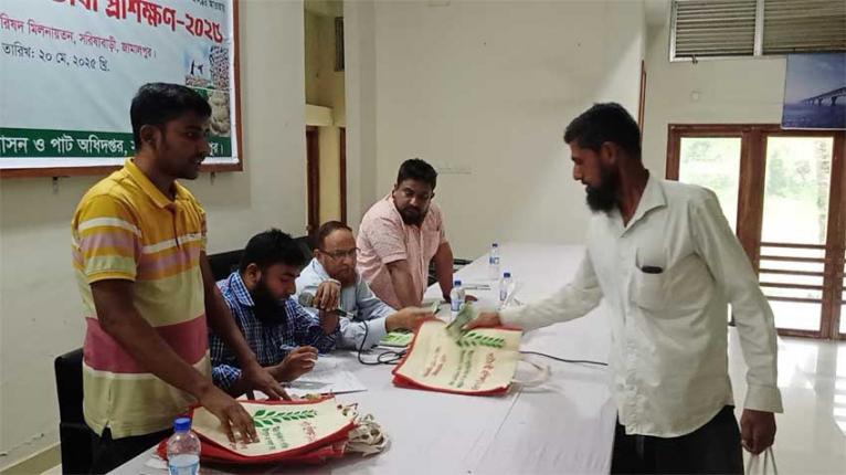 জামালপুরে পাট চাষীদের আধুনিক প্রযুক্তির প্রশিক্ষণ
