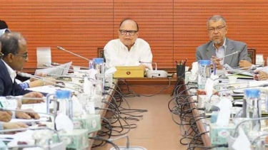 সরকার সকলের নিরাপদ খাদ্য নিশ্চিত করতে সচেষ্ট