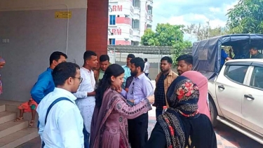 নারায়ণগঞ্জ পাসপোর্ট অফিসে অ‌ভিযান, ২ দালালকে জরিমানা