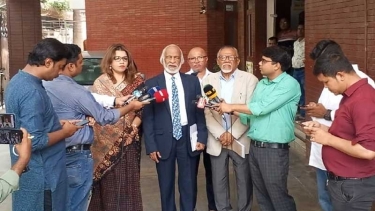 আওয়ামী লীগ নিষিদ্ধের বিষয়ে জনগণ সিদ্ধান্ত নেবে: মঈন খান