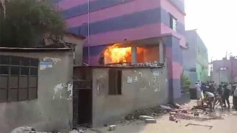 নারায়ণগঞ্জে ডাইং কারখানায় গ্যাস বিস্ফোরণে দগ্ধ ৪