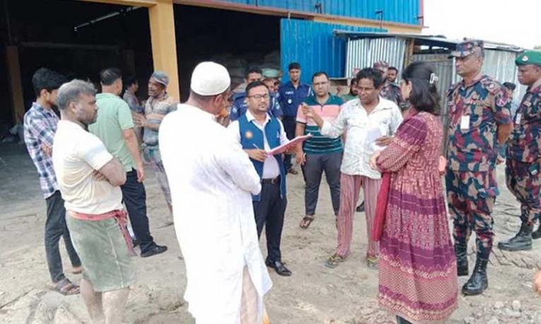 সাতক্ষীরায় ৩ হাজার বস্তা ভেজাল মৎস্য খাবার জব্দ