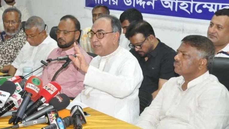 আ. লীগ নিষিদ্ধের আড়ালে দেশে সাজানো নাটক চলছে: মির্জা আব্বাস