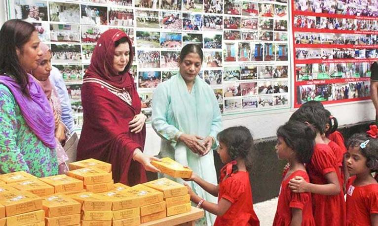 সুবিধাবঞ্চিত শিশু-কিশোরদের মাঝে শিক্ষার আলো ছড়াচ্ছে ‘সুরভি’ : ডা. জুবাইদা রহমান