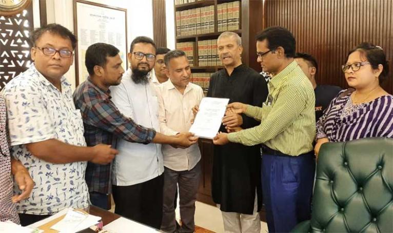 সরকারি চাকরি অধ্যাদেশ পর্যালোচনায় উচ্চ পর্যায়ের কমিটি হচ্ছে : আইন উপদেষ্টা