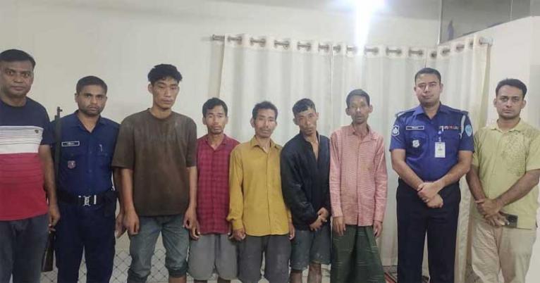 চট্টগ্রামের গহিন জঙ্গল থেকে হাত-পা বাঁধা ৫ উপজাতি তরুণ উদ্ধার