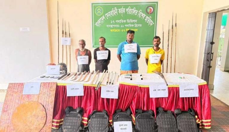 সুনামগঞ্জের দিরাই উপজেলায় যৌথ অভিযানে অস্ত্রসহ ৪ সন্ত্রাসী গ্রেফতার