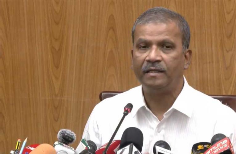 সরকারে এসে অবরুদ্ধ বোধ করছি: আসিফ নজরুল