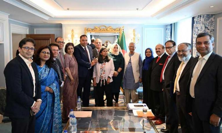 প্রধান উপদেষ্টার সঙ্গে ব্রিটেনের সর্বদলীয় এমপিদের সাক্ষাৎ