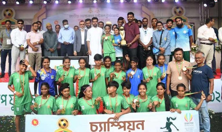 জাতীয় গোল্ডকাপ ফুটবল টুর্নামেন্টকে আরও জনপ্রিয় করা হবে : যুব ও ক্রীড়া উপদেষ্টা