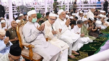 জাতীয় ঈদগাহে ঈদের নামাজ আদায় করলেন প্রধান উপদেষ্টা