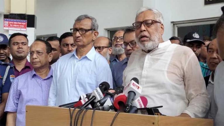 ছাদে কোনো যাত্রী উঠবে না, জানালা দিয়ে প্রবেশ নিষিদ্ধ : রেল উপদেষ্টা