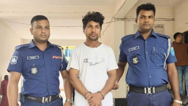 ফতুল্লায় চার স্কুলছাত্রীকে ধর্ষণের অভিযোগে শিক্ষক গ্রেপ্তার