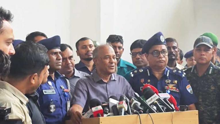 ট্রেনের শিডিউল বিপর্যয় নেই, দাবি স্বরাষ্ট্র উপদেষ্টার