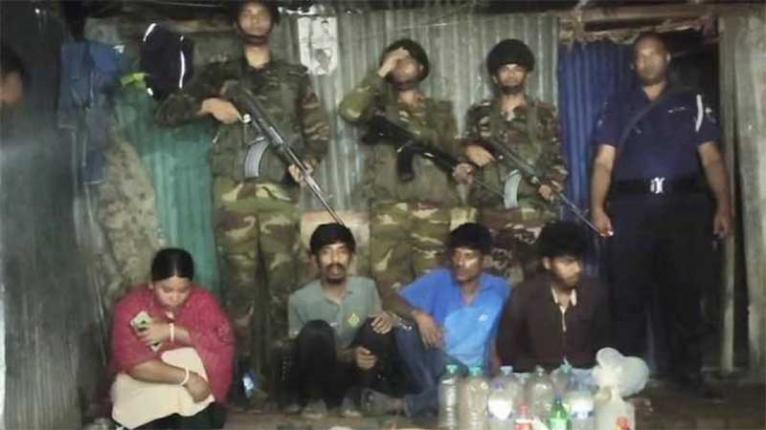 জয়পুরহাটে মাদকবিরোধী অভিযানে গ্রেফতার ৫