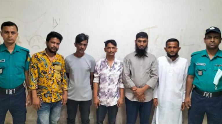মোহাম্মদপুরে বিশেষ অভিযানে গ্রেপ্তার ৫