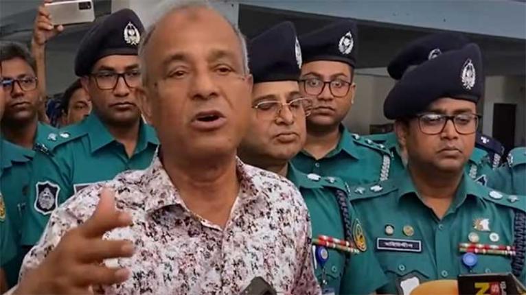 পর্যাপ্ত পরিমাণ অস্ত্র সঙ্গে নিয়েই ডিউটি করছে পুলিশ: স্বরাষ্ট্র উপদেষ্টা