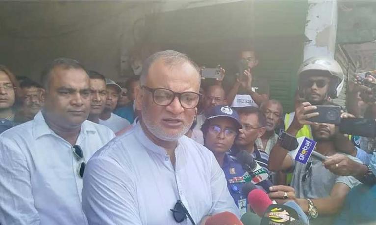 চামড়া শিল্পে নৈরাজ্য সিন্ডিকেট ভাঙতে সরকার কাজ করছে: বাণিজ্য উপদেষ্টা