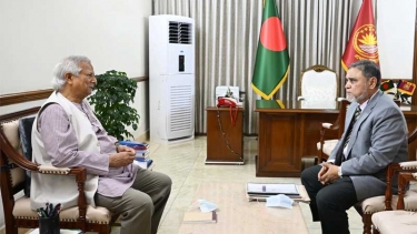প্রধান উপদেষ্টার সঙ্গে সিইসির সৌজন্য সাক্ষাৎ
