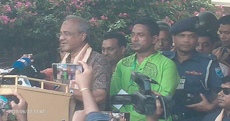 সকল ধর্মের মানুষ নিঃসংকোচে ও নির্ভয়ে ধর্মীয় অনুষ্ঠান পালন করবে : স্বরাষ্ট্র উপদেষ্টা