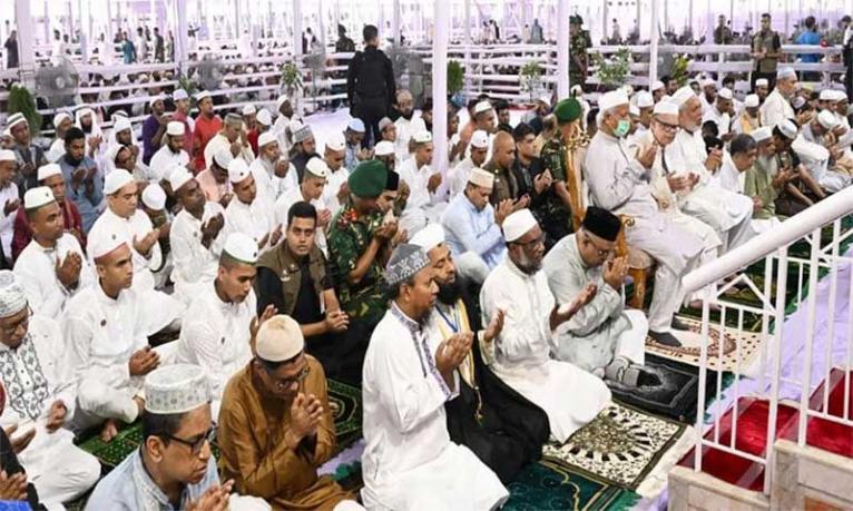 দেশ ও জাতির সমৃদ্ধি-শান্তি কামনায় বিশেষ মোনাজাত