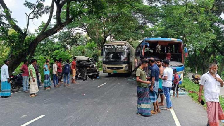 সিরাজগঞ্জে বাস-মাইক্রোবাস সংঘর্ষে আহত ১৫